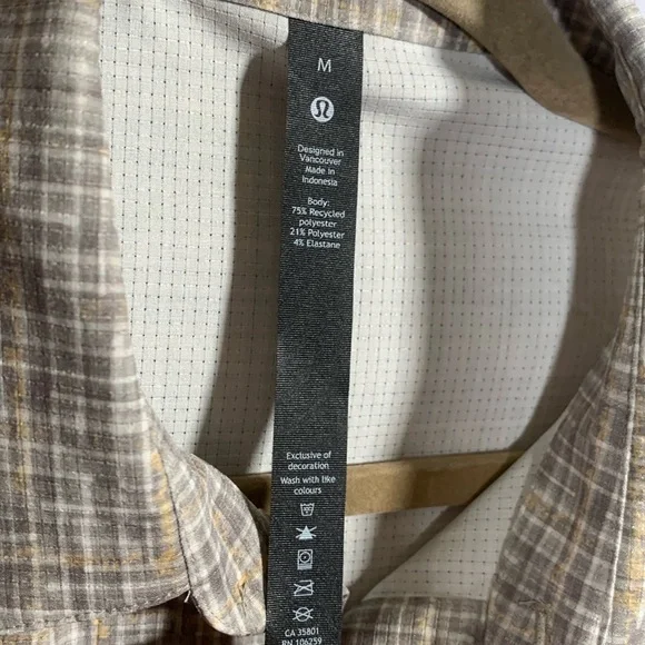 Lululemon Men’s Airing Easy Short Sleeve Shirt Gray & Yellow Size M - Picture 4 of 6